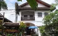 ภายนอกอาคาร 7 Rattana Guesthouse