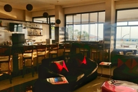 Bar, Cafe and Lounge Comfort Ada Class Hotel