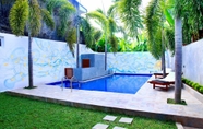 Hồ bơi 3 Villa 171 bentota