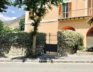 Exterior 2 Sorrento Coast Relais