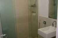 In-room Bathroom Etours - Prático Apartamento em Copacabana 1141