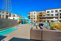 Kolam Renang Global Luxury Suites in Menlo Park