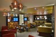 Bar, Cafe and Lounge Country Inn & Suites By Radisson Jammu