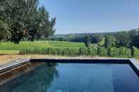 Swimming Pool Logis de Valandraud