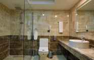 Toilet Kamar 2 Karpalas City Hotel & Spa