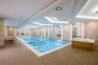 Swimming Pool Karpalas City Hotel & Spa