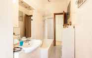 Toilet Kamar 6 Italianway   - Vigliani