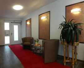 Lobi 4 Zentrum Hotel Stade