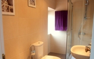 In-room Bathroom 6 Akicity Bairro Alto In