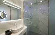 Toilet Kamar 6 Mia Aparthotel