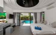 Kamar Tidur 7 Karon Beach Pool Villa 2