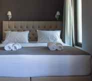 Kamar Tidur 6 Nival Luxury Suites