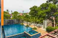 Kolam Renang Condo in Nai Harn in ReLife 15-132-301