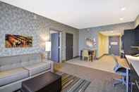 Common Space Home2 Suites by Hilton Hanford Lemoore