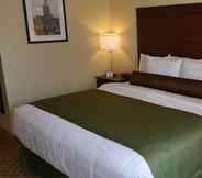 Bedroom 7 Cobblestone Inn & Suites – Soda Springs