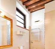 In-room Bathroom 7 Calidario Terme Etrusche