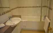 In-room Bathroom 6 Quorn Grange Hotel