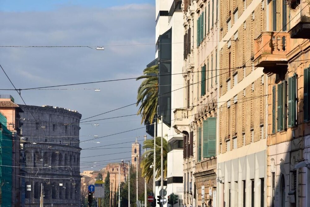 Bên ngoài Colosseo Panorama