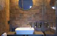 In-room Bathroom 4 Boutiquehotel Staats