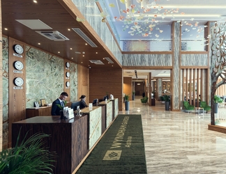 Lobby 2 Wyndham Garden Astana