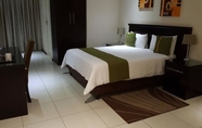 Phòng ngủ 3 Emerald Hotel