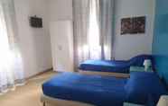 Kamar Tidur 3 Barnet House Lamezia