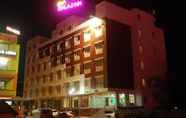 Bangunan 2 Hotel Balaji Inn