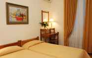 Kamar Tidur 7 Art Gallery Hotel