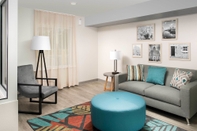 Common Space WoodSpring Suites Miami Southwest