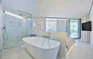 In-room Bathroom 6 Las Boas Luxury Apartment