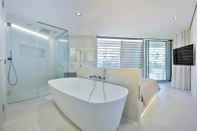 In-room Bathroom Las Boas Luxury Apartment