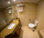 Toilet Kamar 3 The Grand Plaza Hotel Smouha