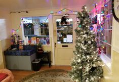 Lobby 5 Seattle Inn Northgate