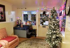 Lobby 3 Seattle Inn Northgate