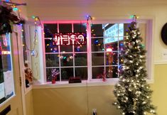 Lobby 4 Seattle Inn Northgate