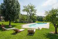 Swimming Pool Villa Monia