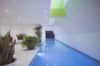 Swimming Pool Hotel Parister & Spa