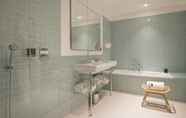 In-room Bathroom 2 Hotel Parister & Spa