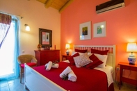 Bilik Tidur Artist's Villa Red Rose