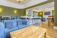 Bar, Cafe and Lounge The Cotswold