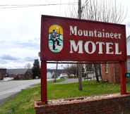 Bangunan 2 Mountaineer Motel