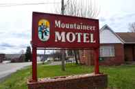 Exterior Mountaineer Motel