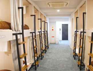 Lobi 2 WeBase Hakata Hostel