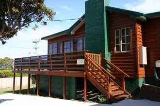 Exterior 4 Cedar Cottages Blackmans Bay