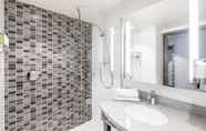 In-room Bathroom 2 Hampton by Hilton Edinburgh West End