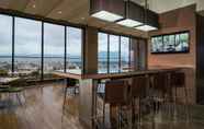 Quầy bar, cafe và phòng lounge 6 Hampton by Hilton Bogota Airport