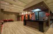 Lobby 7 Hampton by Hilton Bogota Airport