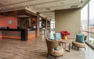 Sảnh chờ 5 Hampton by Hilton Bogota Airport