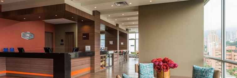 Lobby Hampton by Hilton Bogota Airport