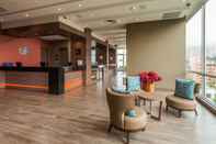 Lobby Hampton by Hilton Bogota Airport